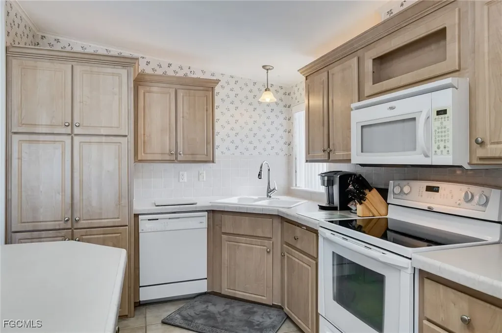 5867 Brightwood Drive E Fort Myers FL 33905