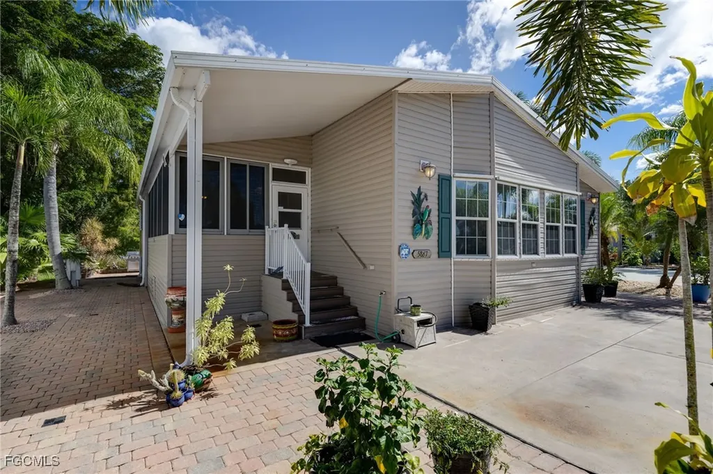 5867 Brightwood Drive E Fort Myers FL 33905