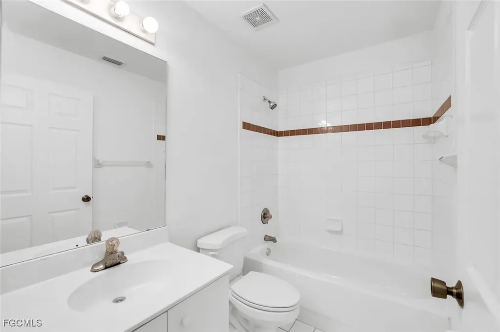 6635 Huntington Lakes Circle Naples FL 34119