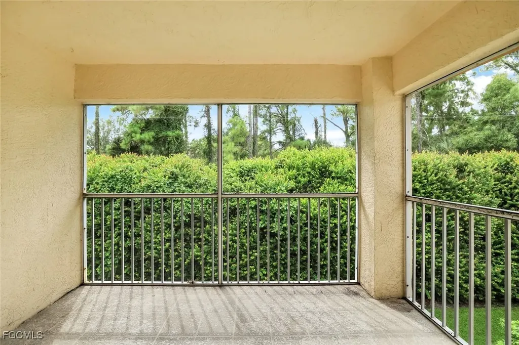6635 Huntington Lakes Circle Naples FL 34119