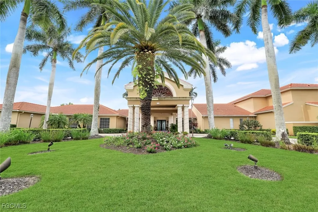 6635 Huntington Lakes Circle Naples FL 34119