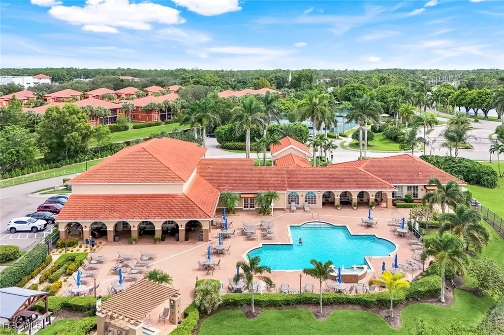 6635 Huntington Lakes Circle Naples FL 34119