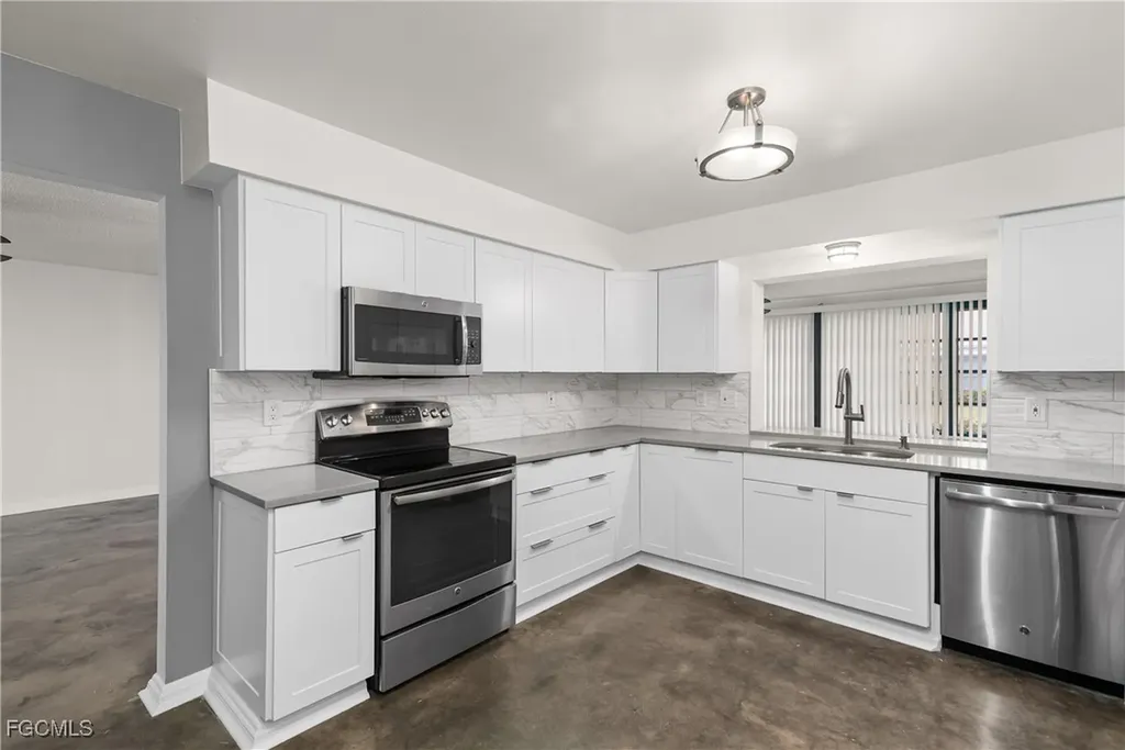 1331 S Brandywine Circle Fort Myers FL 33919