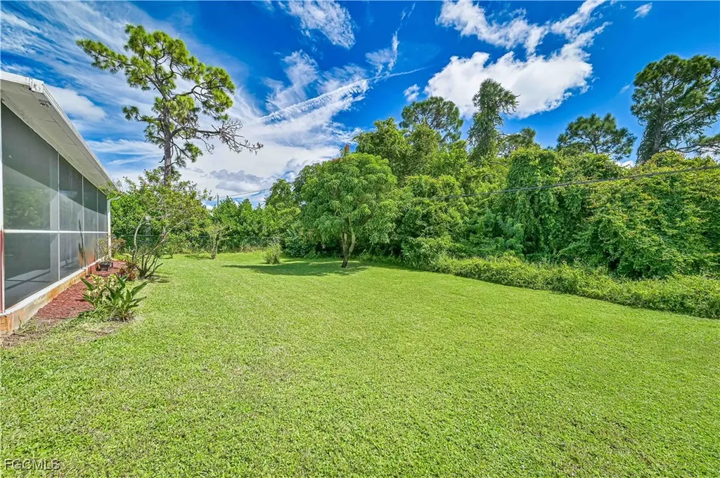 18217 Sycamore Road Fort Myers FL 33967