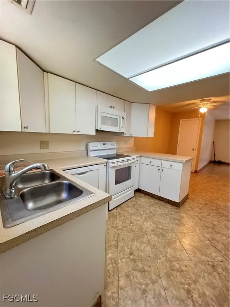 1825 Oak Lane Fort Myers FL 33901