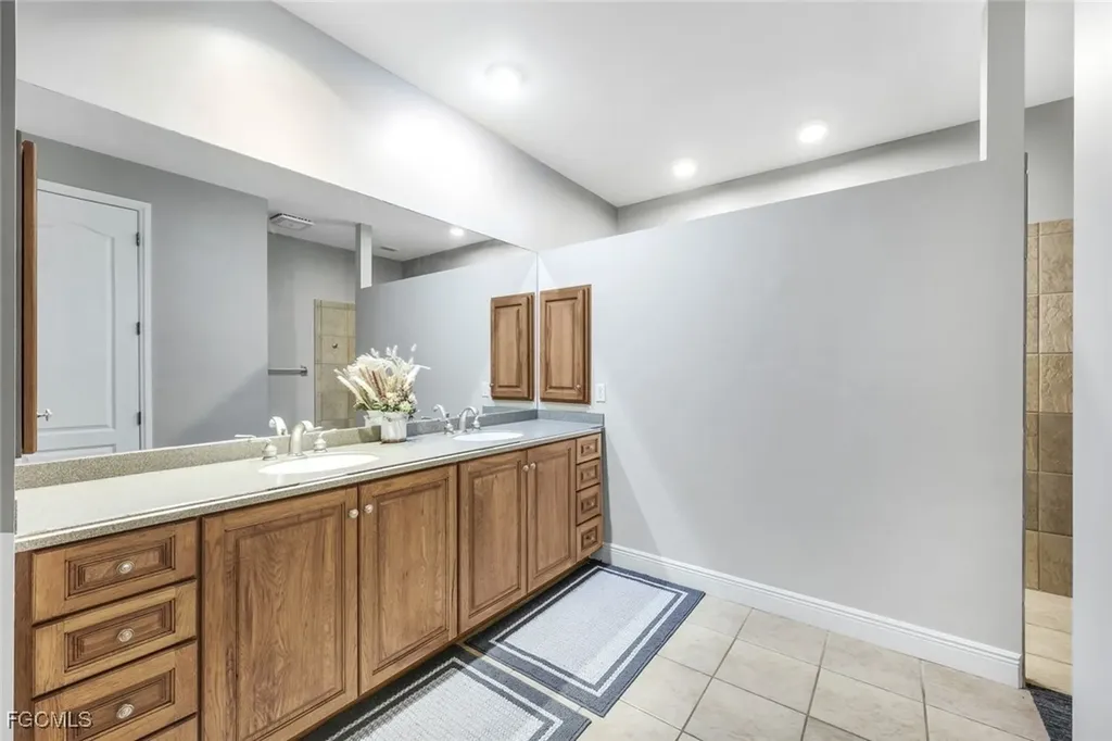 16990 River Boat Bend Alva FL 33920