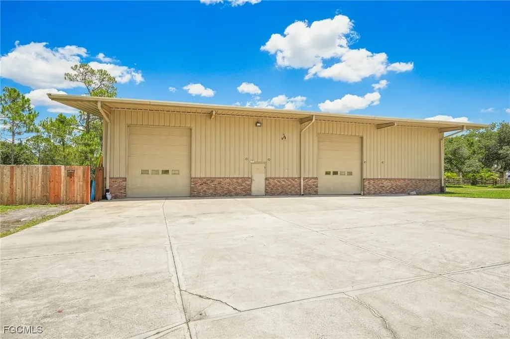 16990 River Boat Bend Alva FL 33920