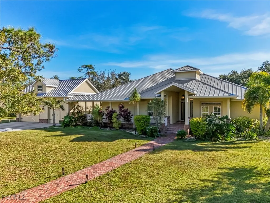 16990 River Boat Bend Alva FL 33920