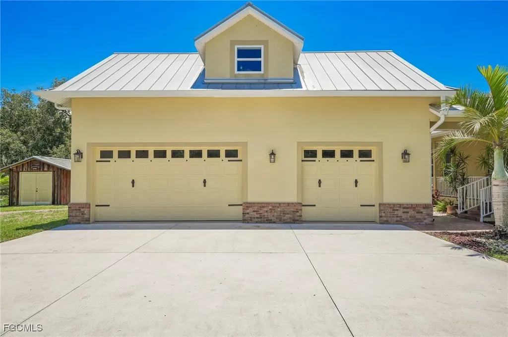 16990 River Boat Bend Alva FL 33920