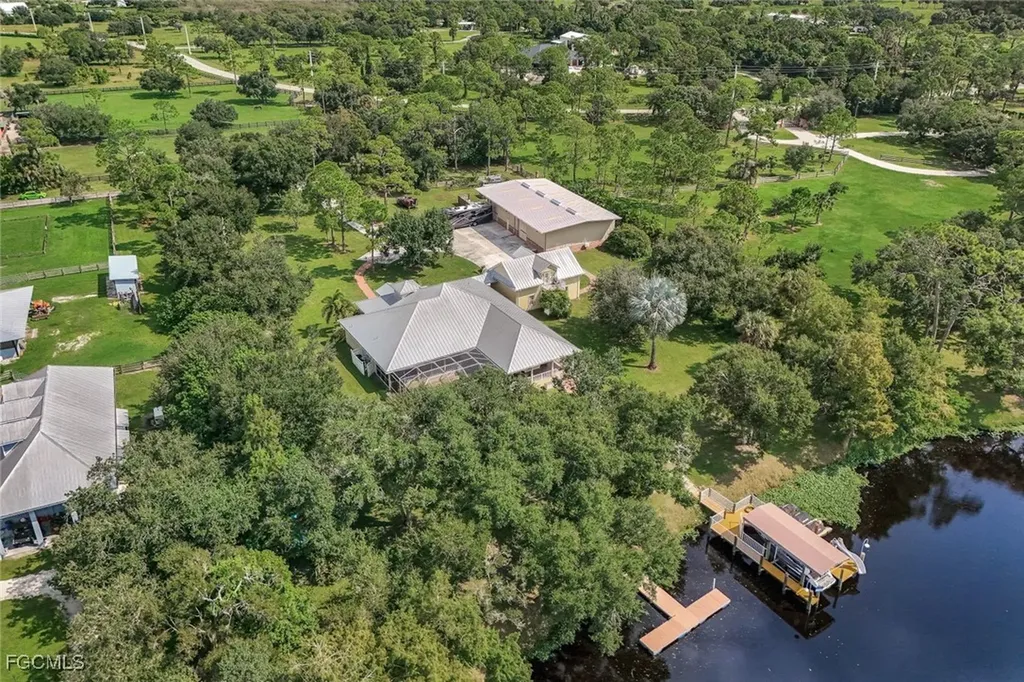 16990 River Boat Bend Alva FL 33920