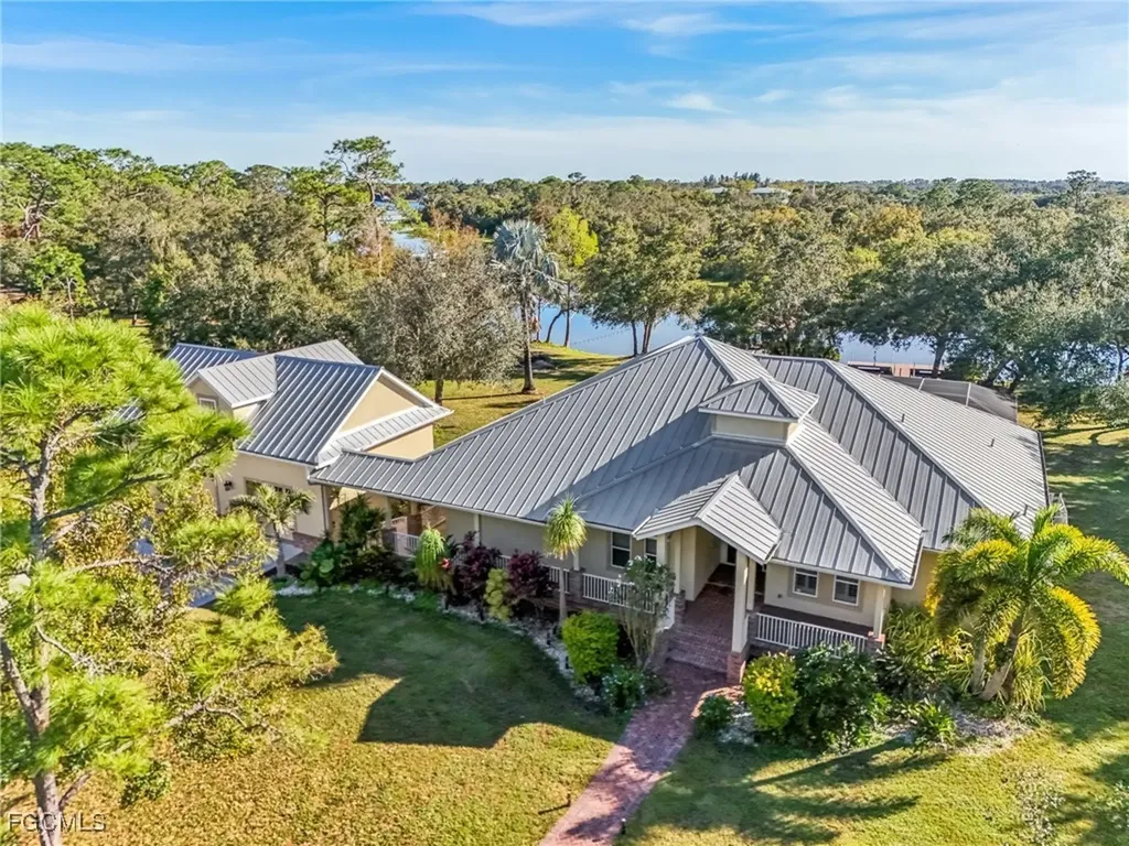 16990 River Boat Bend Alva FL 33920