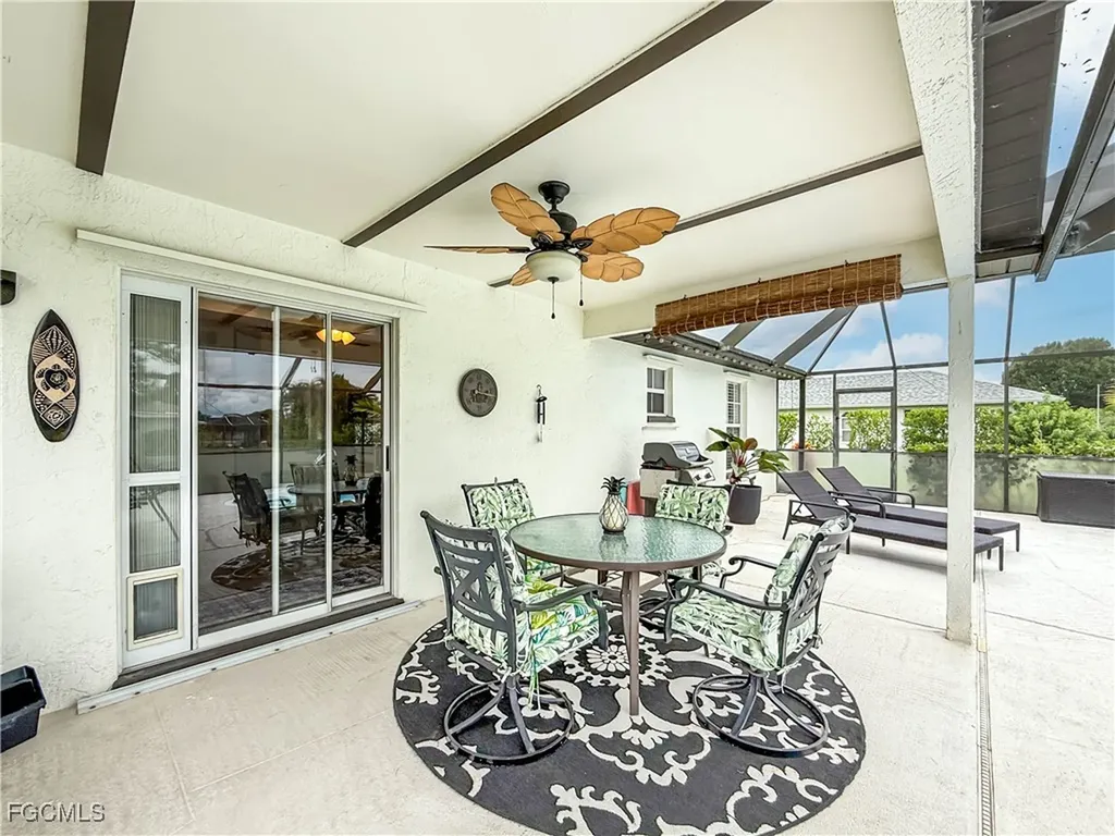 15 Crestwood Circle S Lehigh Acres FL 33936
