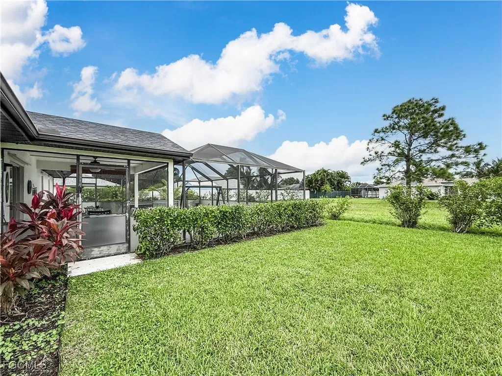 15 Crestwood Circle S Lehigh Acres FL 33936