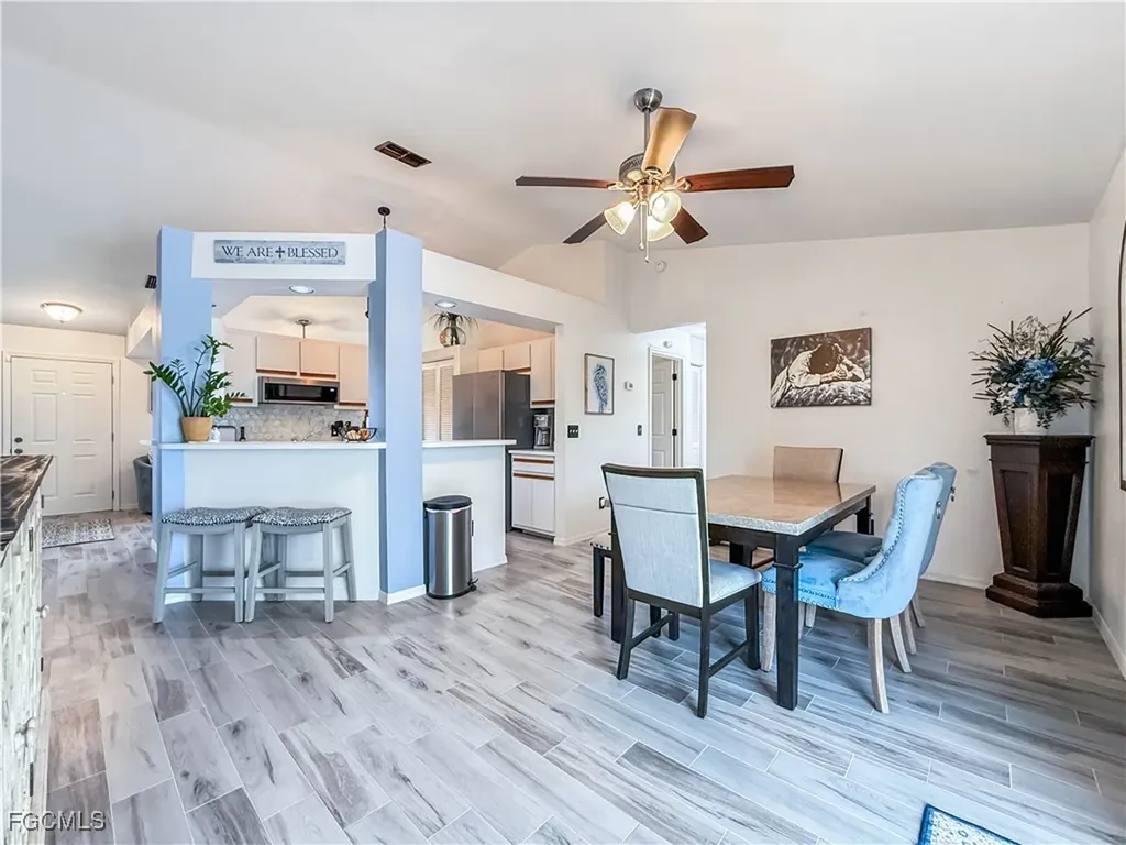 15 Crestwood Circle S Lehigh Acres FL 33936