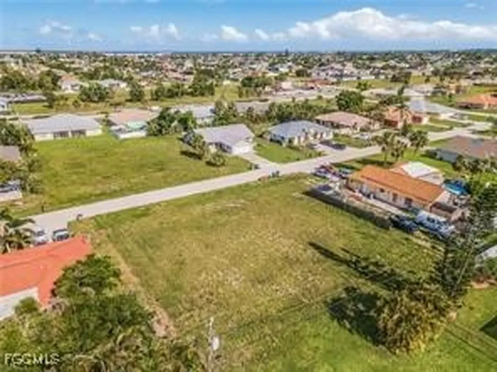 3725 SW 7th Place Cape Coral FL 33914