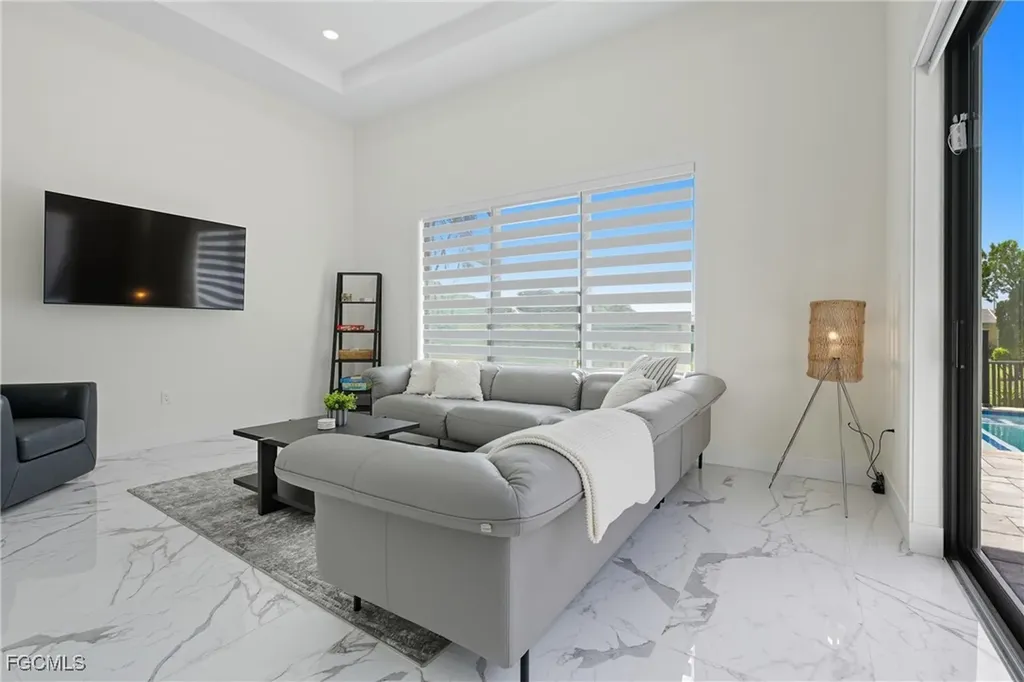 802 El Dorado Parkway E Cape Coral FL 33904