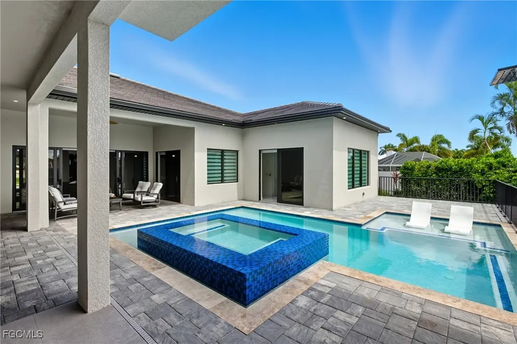802 El Dorado Parkway E Cape Coral FL 33904