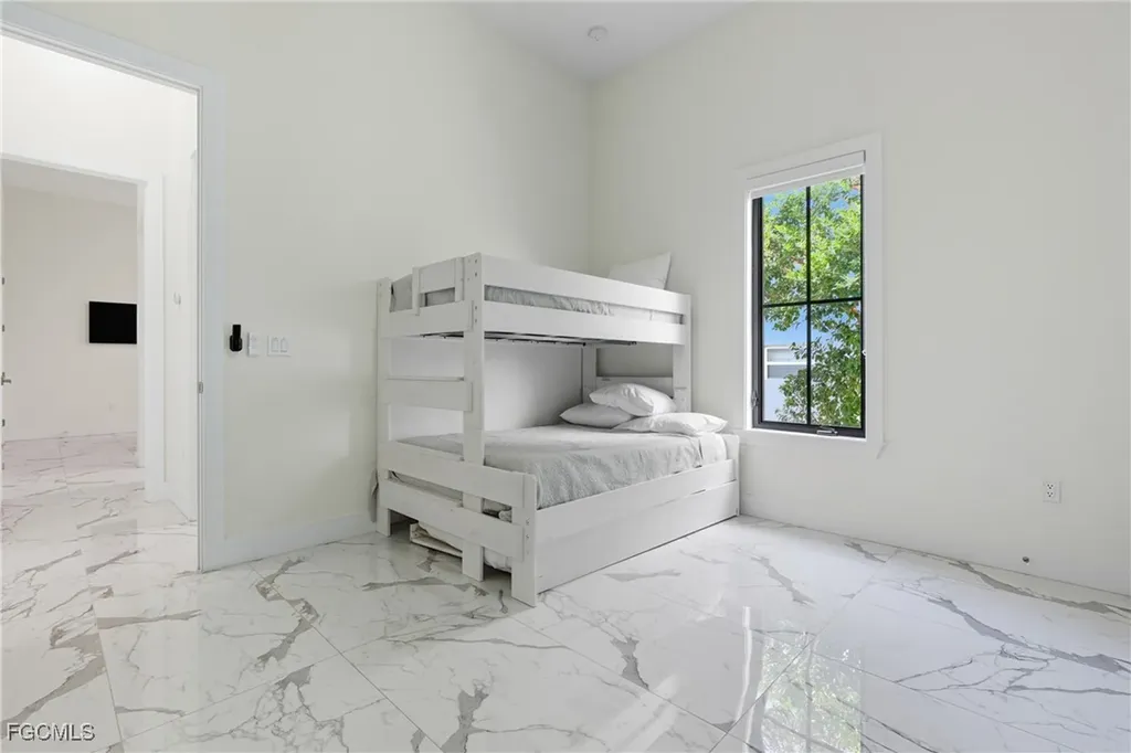 802 El Dorado Parkway E Cape Coral FL 33904