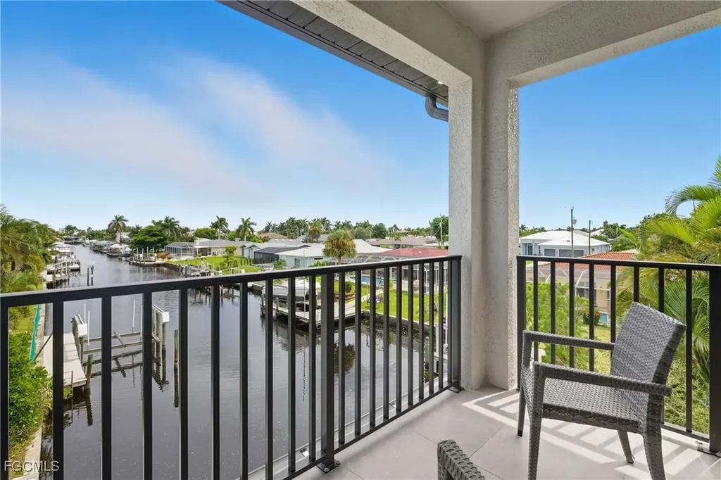802 El Dorado Parkway E Cape Coral FL 33904