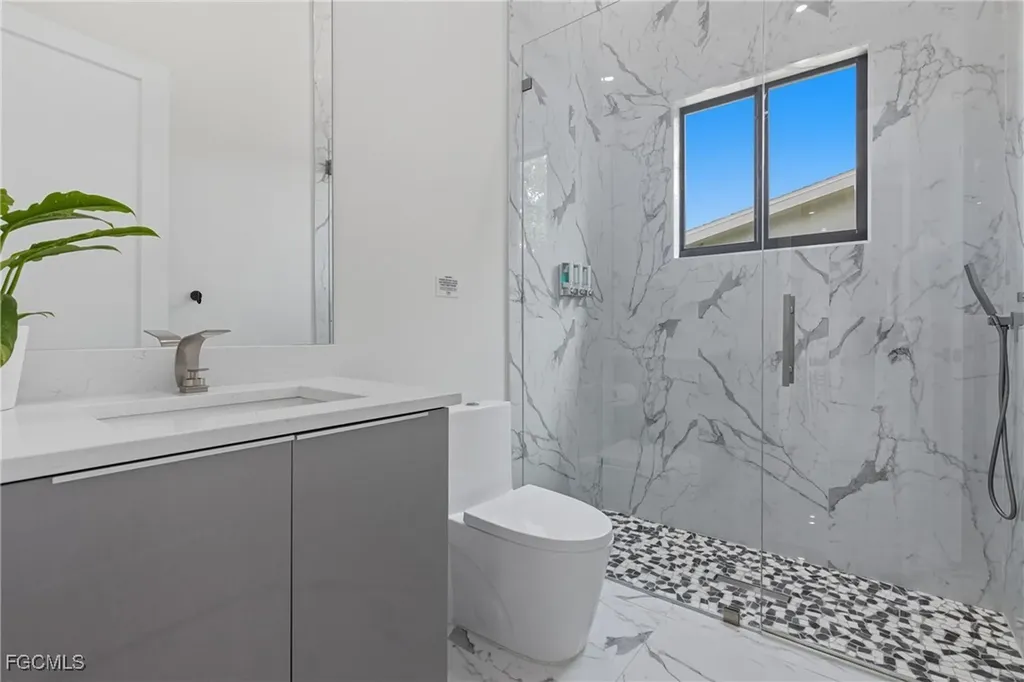802 El Dorado Parkway E Cape Coral FL 33904