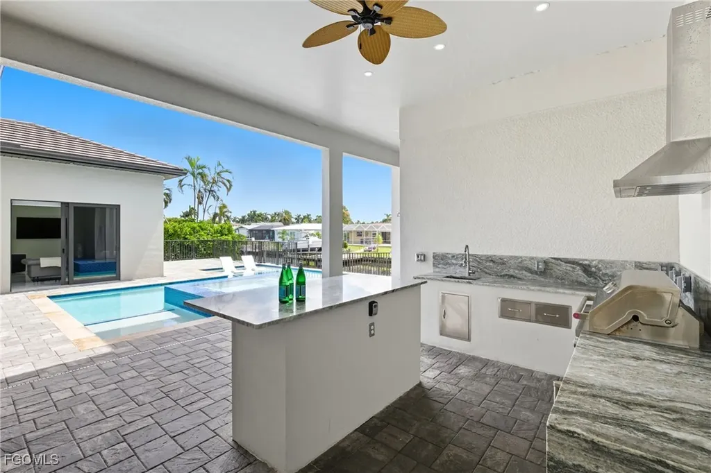 802 El Dorado Parkway E Cape Coral FL 33904