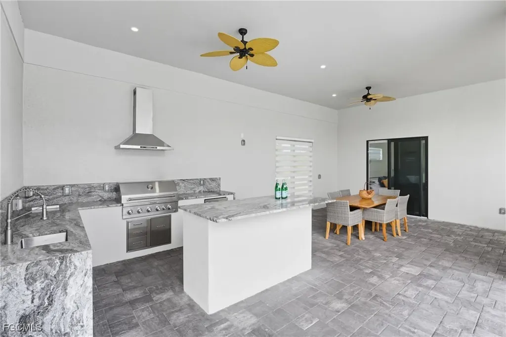 802 El Dorado Parkway E Cape Coral FL 33904