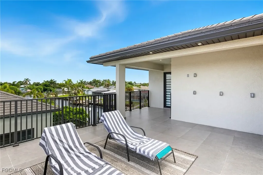 802 El Dorado Parkway E Cape Coral FL 33904