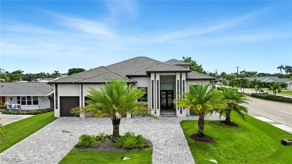802 El Dorado Parkway E Cape Coral FL 33904