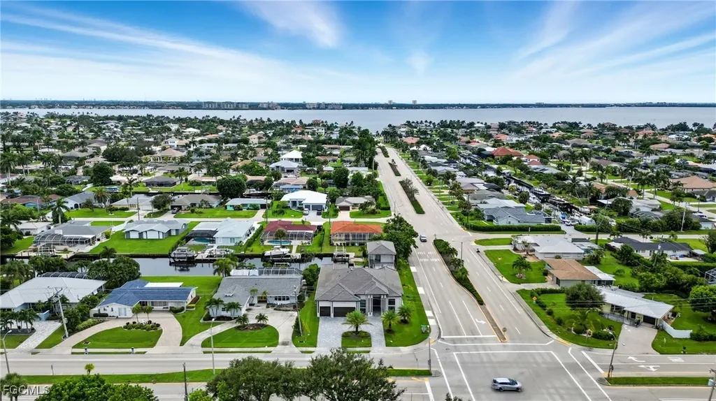 802 El Dorado Parkway E Cape Coral FL 33904