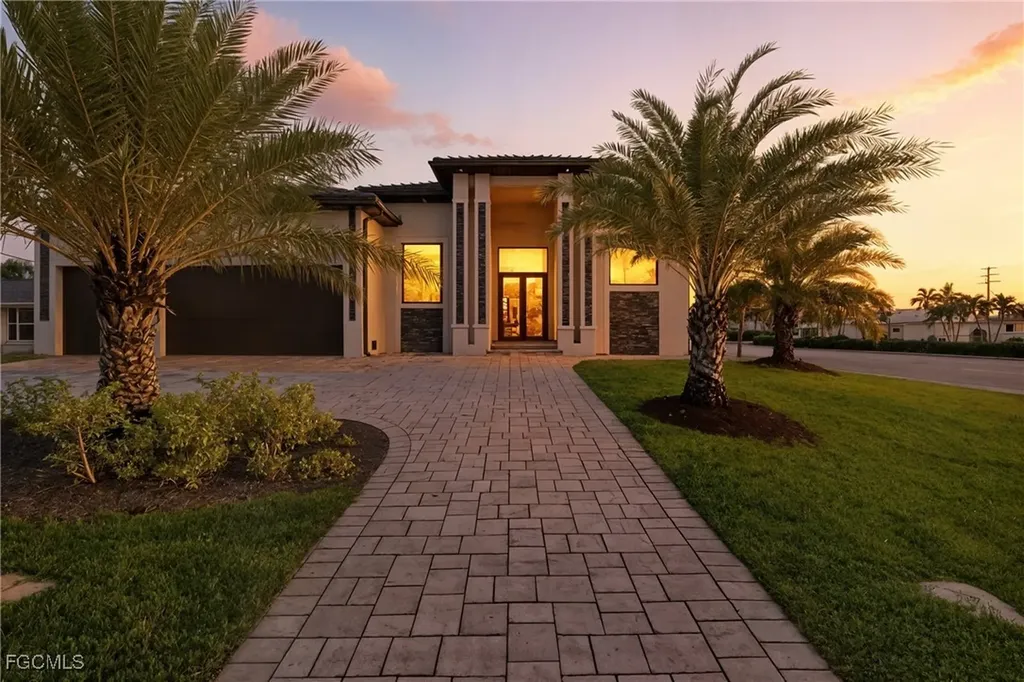 802 El Dorado Parkway E Cape Coral FL 33904