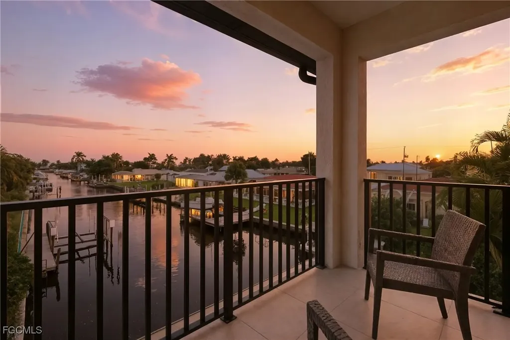 802 El Dorado Parkway E Cape Coral FL 33904
