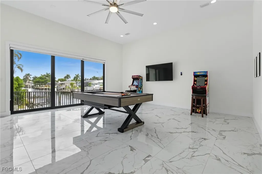 802 El Dorado Parkway E Cape Coral FL 33904