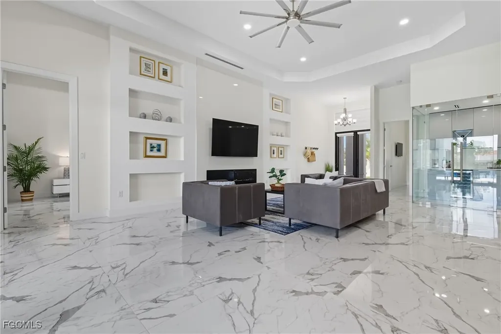 802 El Dorado Parkway E Cape Coral FL 33904