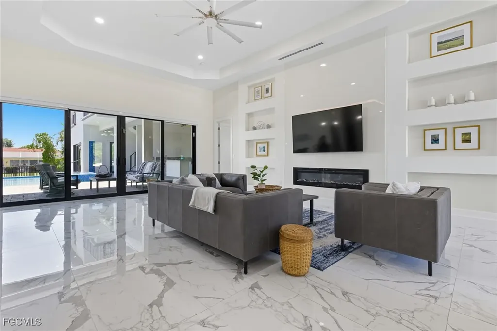 802 El Dorado Parkway E Cape Coral FL 33904