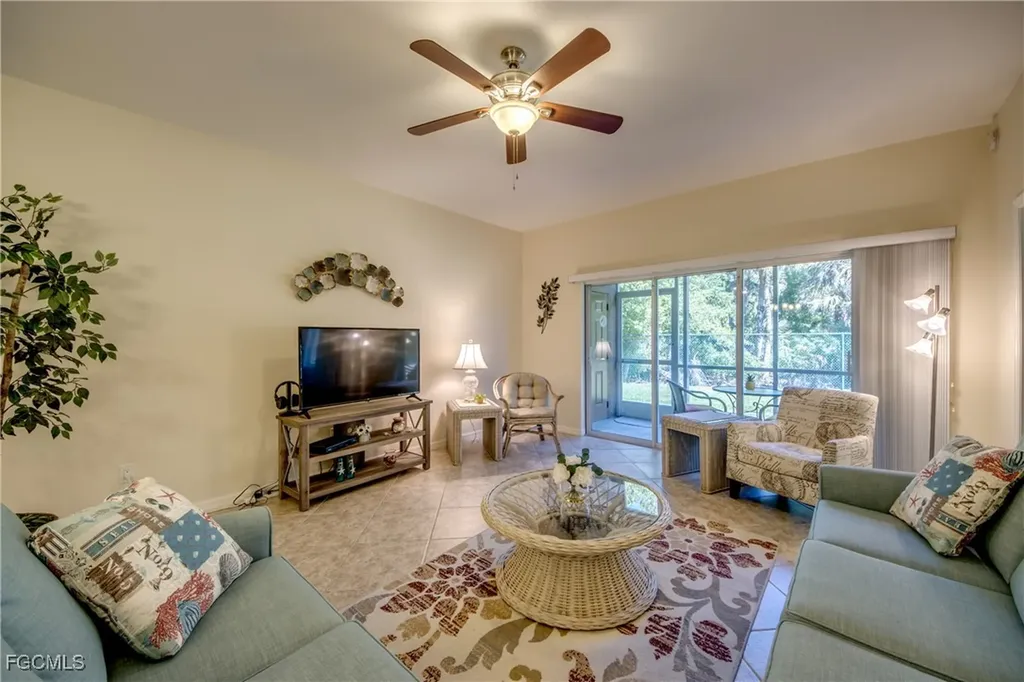 1113 Winding Pines Circle Cape Coral FL 33909