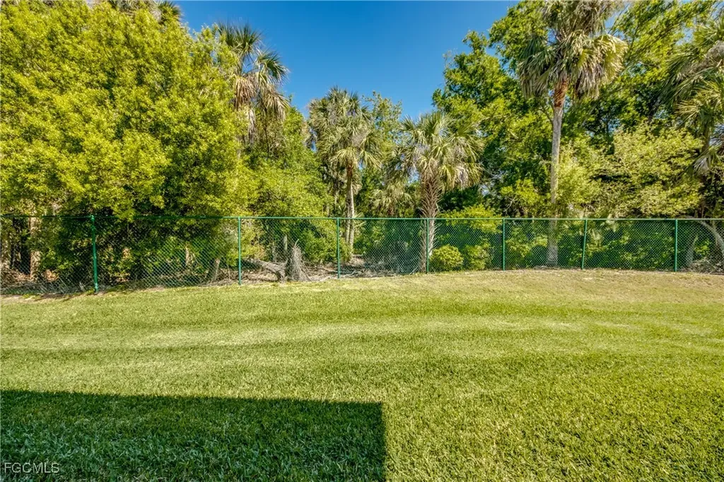 1113 Winding Pines Circle Cape Coral FL 33909