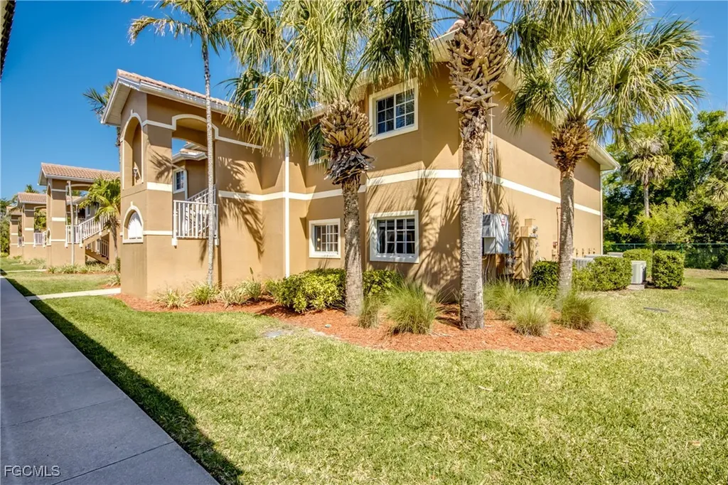 1113 Winding Pines Circle Cape Coral FL 33909