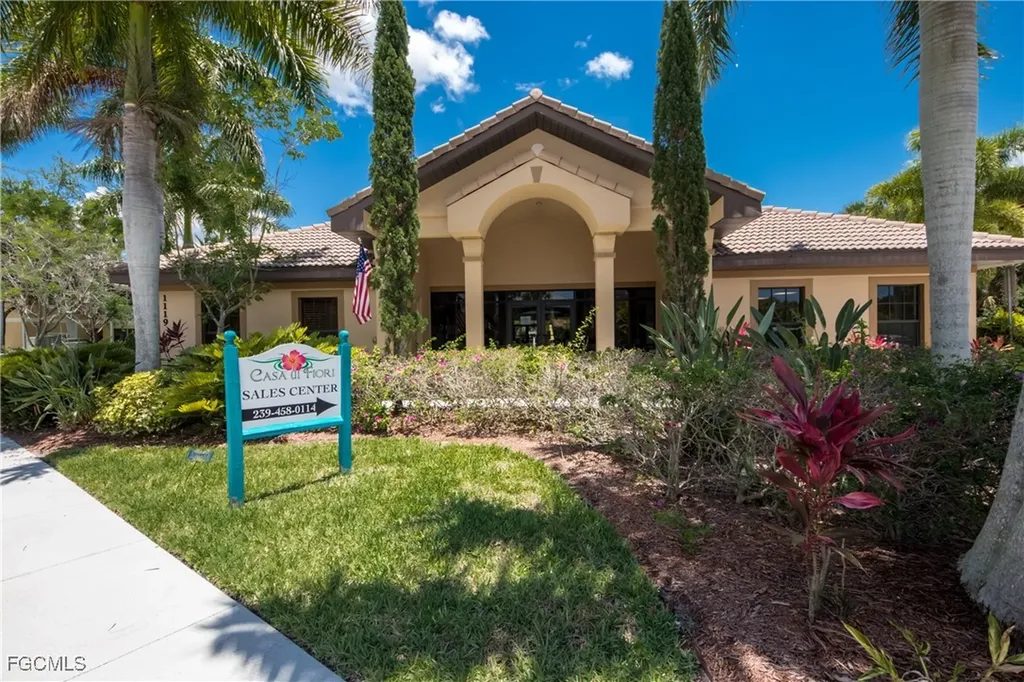 1113 Winding Pines Circle Cape Coral FL 33909