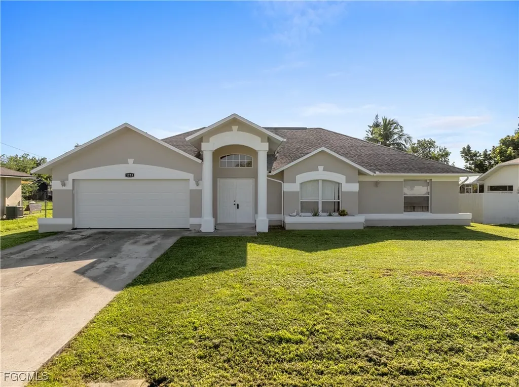 1233 SE 23rd Avenue Cape Coral FL 33990