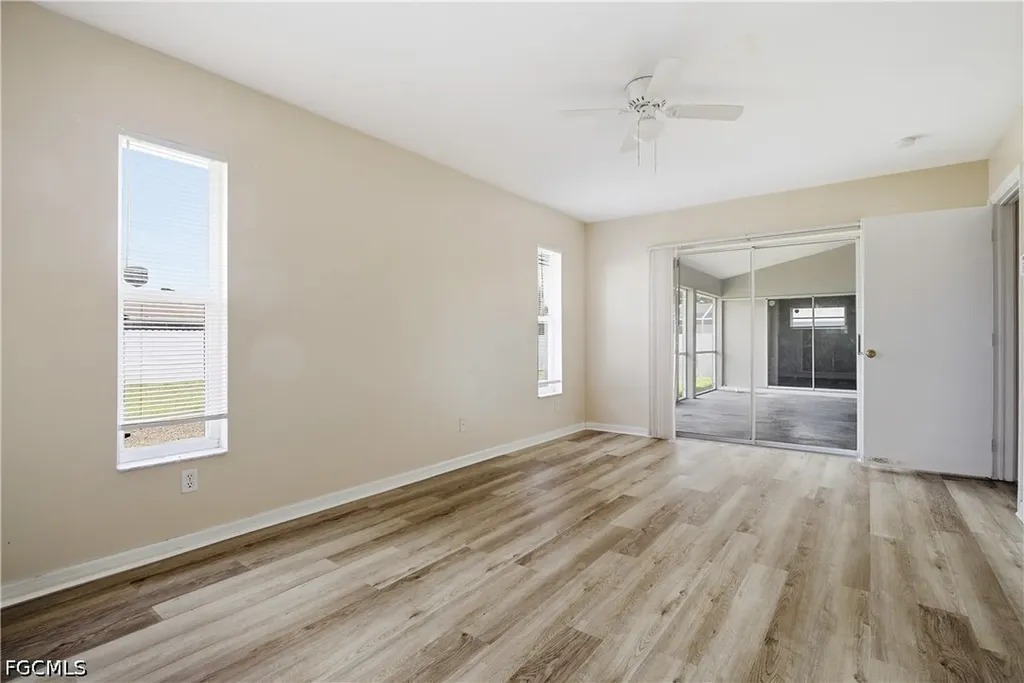 1233 SE 23rd Avenue Cape Coral FL 33990