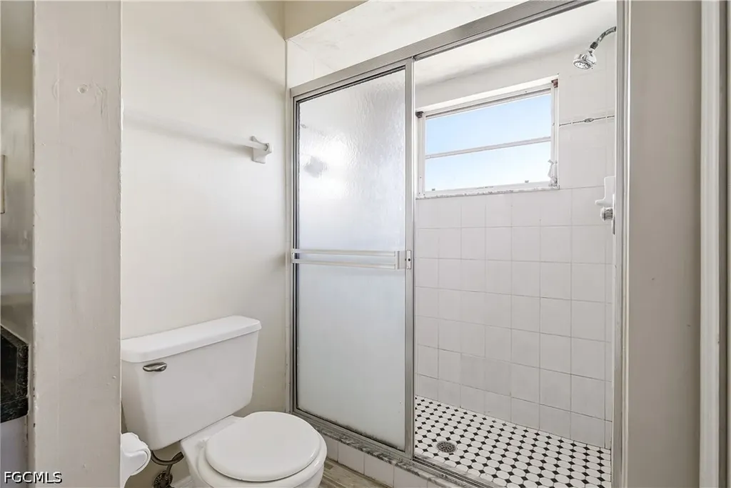 1233 SE 23rd Avenue Cape Coral FL 33990