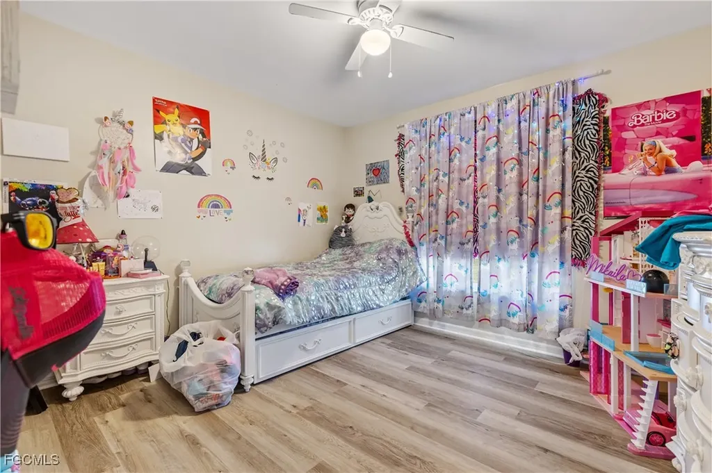 1233 SE 23rd Avenue Cape Coral FL 33990