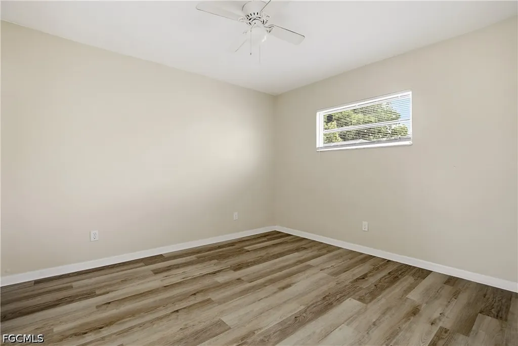 1233 SE 23rd Avenue Cape Coral FL 33990