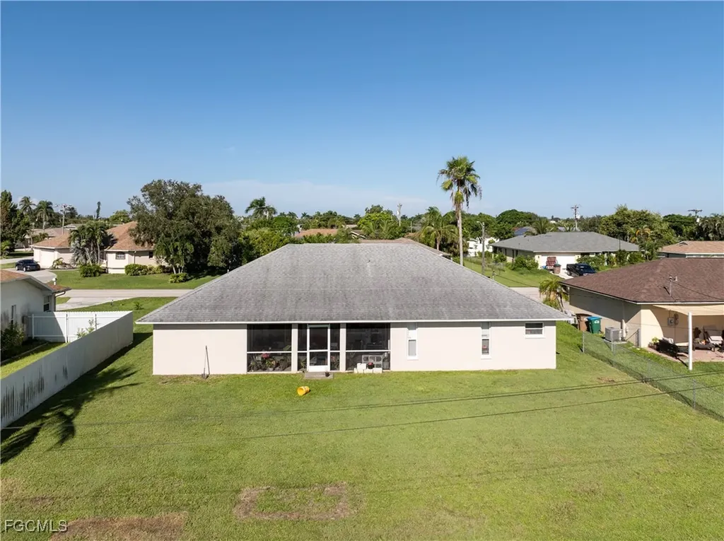 1233 SE 23rd Avenue Cape Coral FL 33990
