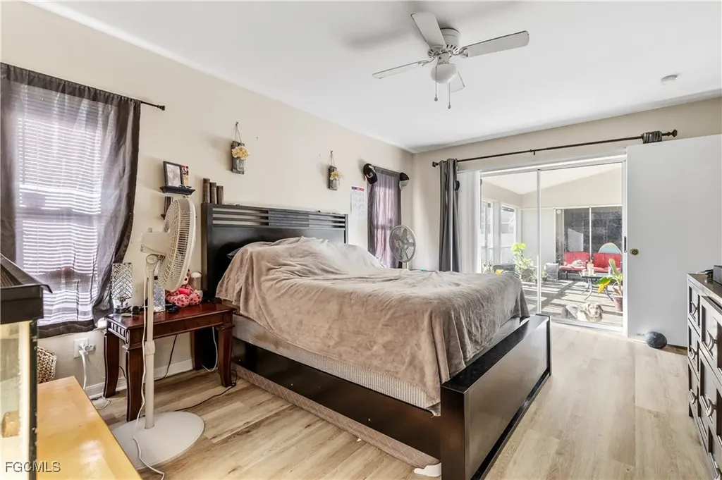 1233 SE 23rd Avenue Cape Coral FL 33990