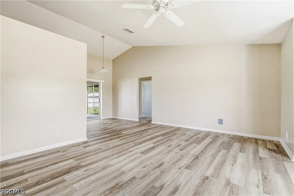 1233 SE 23rd Avenue Cape Coral FL 33990