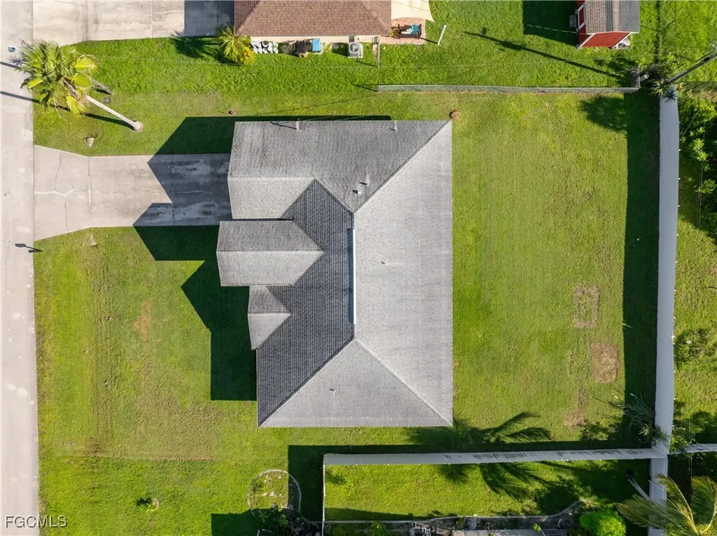 1233 SE 23rd Avenue Cape Coral FL 33990