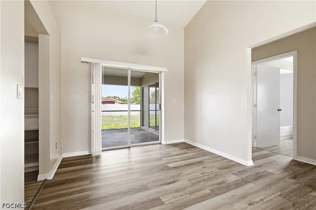 1233 SE 23rd Avenue Cape Coral FL 33990