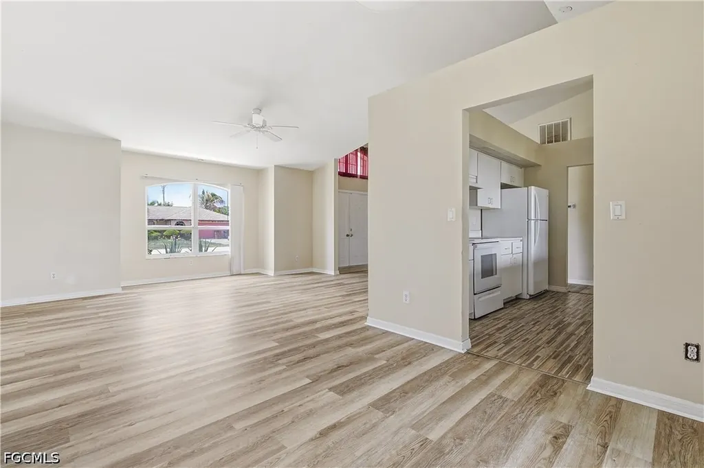 1233 SE 23rd Avenue Cape Coral FL 33990