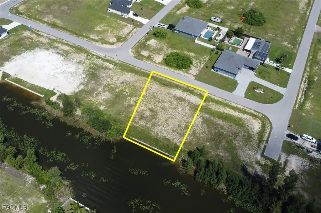 22 NE 9th Street Cape Coral FL 33909